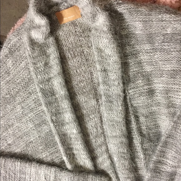 ‼️LAST 1‼️GRAY EYELASH KNIT SWEATER SIZE M & L NWT - Picture 4 of 8